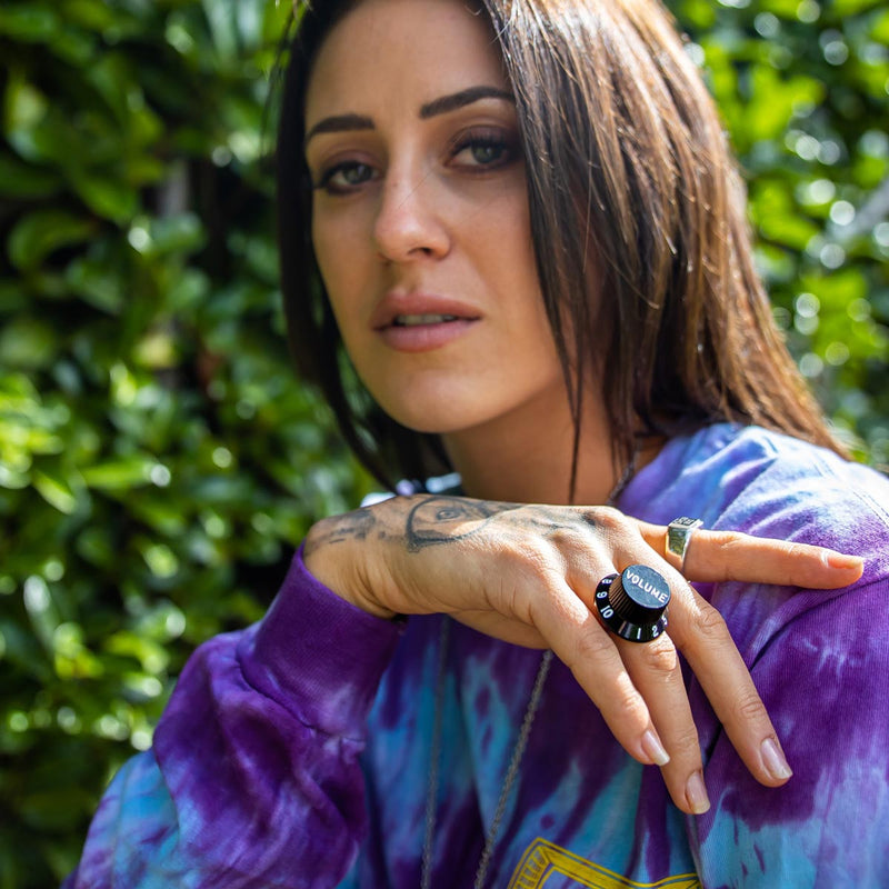 bold-accessorie-volume-silver-ring-dj-amy-lauren.jpg