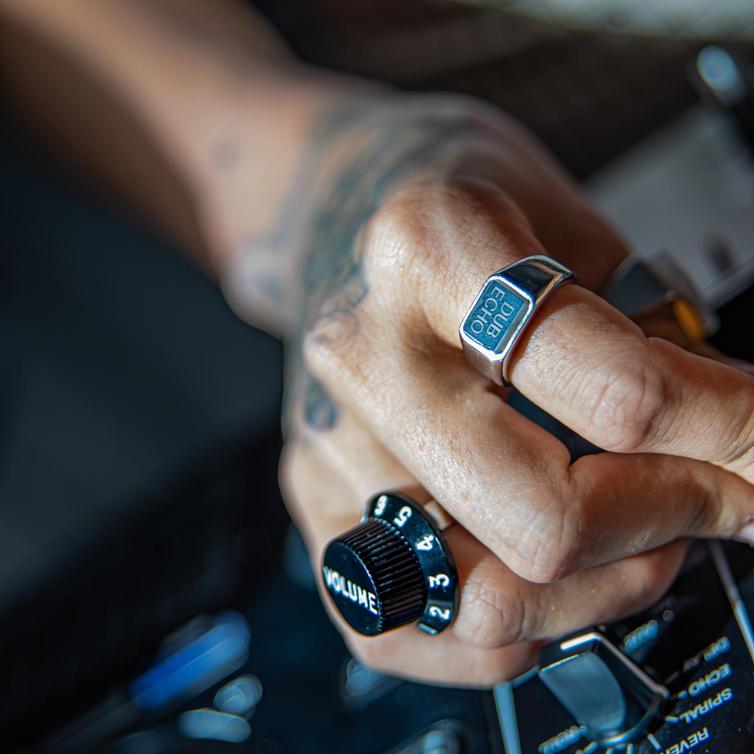 dub-echo-button-silver-bold-ring-accessorie-heartbeat-jewellery-london.jpg